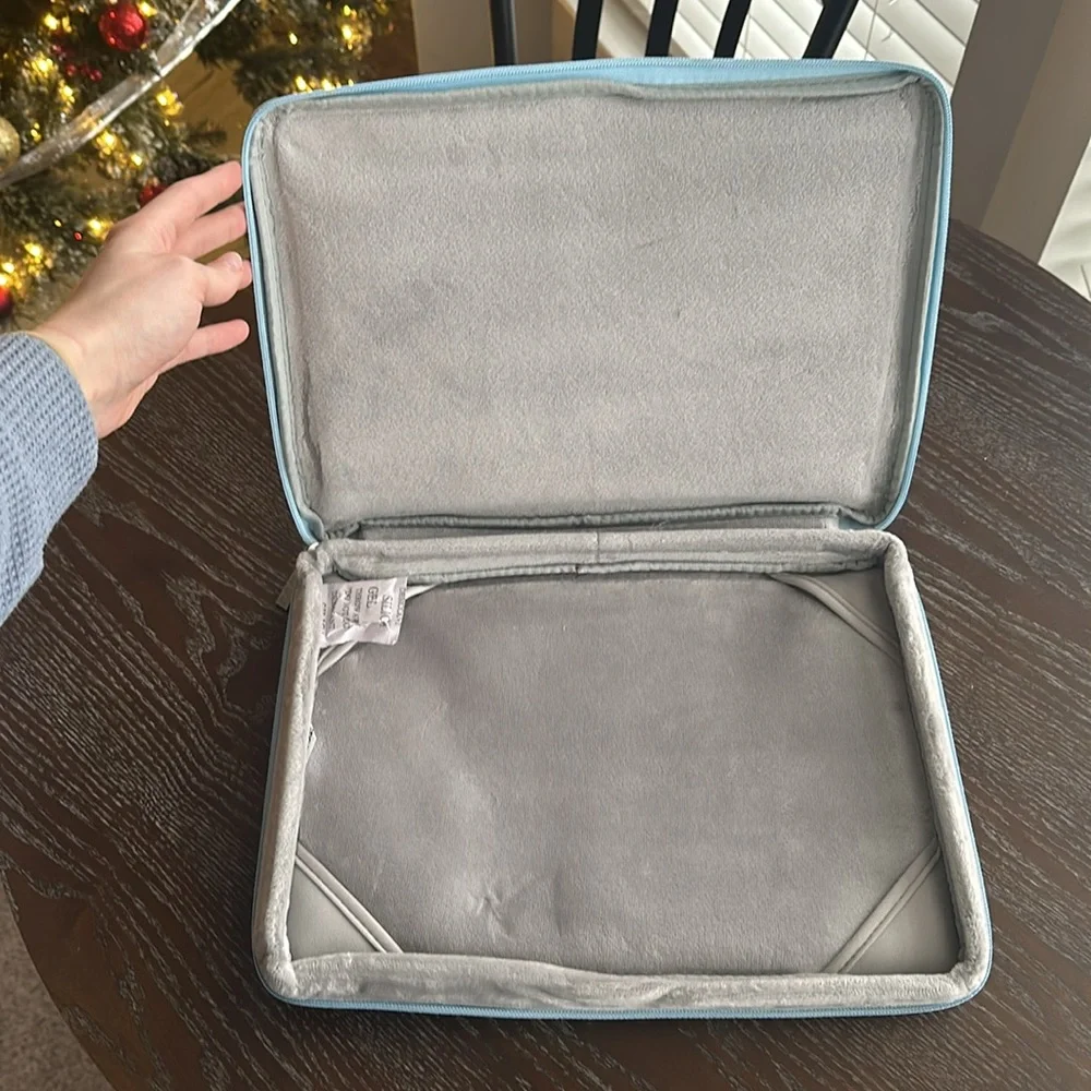 MacBook Air hard shell case and sleeve
